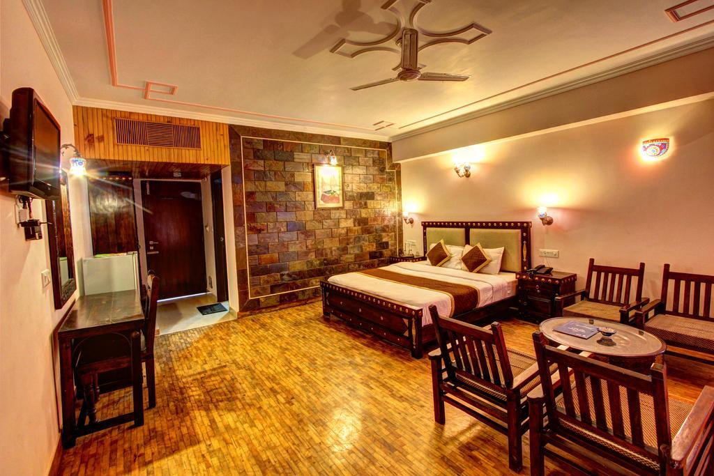Hotel The Himachal Inn Manāli Exterior foto